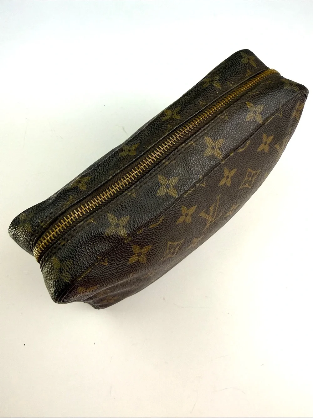 LOUIS VUITTON Monogram Trousse Toilette 23